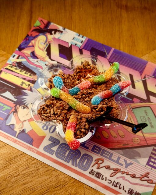 KID ALERT😋Dig. Scoop. Repeat. 😋 

We’ve brought back the nostalgia with our Dirt & Worms dessert. A playful mix of creamy vanilla gelato, rich chocolate crumble and gummy worms. 

#schoolholiday #dirtandworm #dessert #kidsdessert #maroochydore #sippydowns