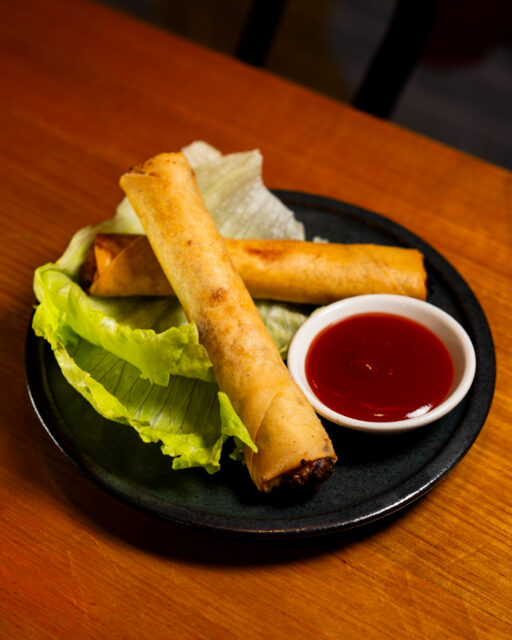 Wait… cheeseburger?
Or spring rolls?! 👀. Why not both.😏

Crispy on the outside, loaded with wagyu beef, melted cheddar, pickles & all the good stuff inside.🤤

#cheeseburgerspringrolls #springrolls  #asiancuisine #asianfusion #sunshinecoastbusiness #sippydowns #maroochydore